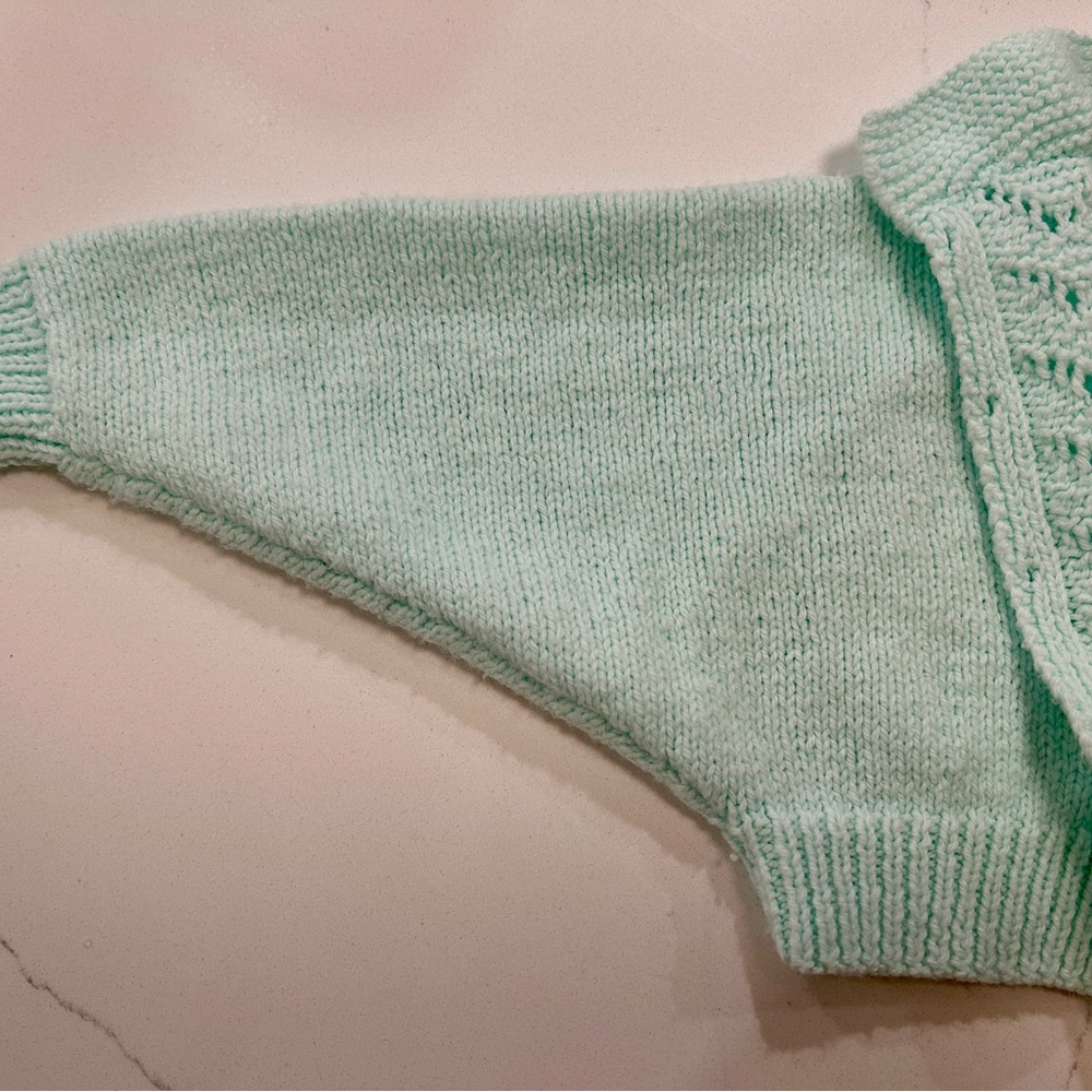 Hand knit baby sweater - Picture 3 of 4